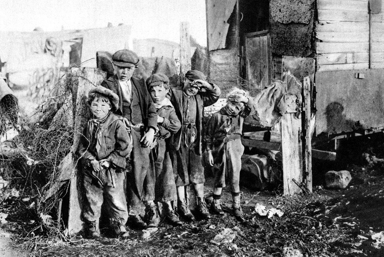 Un grupo de niños de la calle, París, 1931 de Ernest Flammarion
