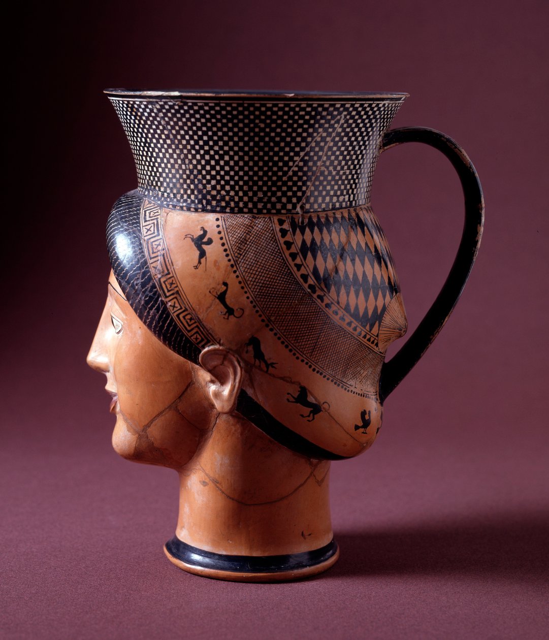 Civilización etrusca: jarrón de arcilla de Etruscan