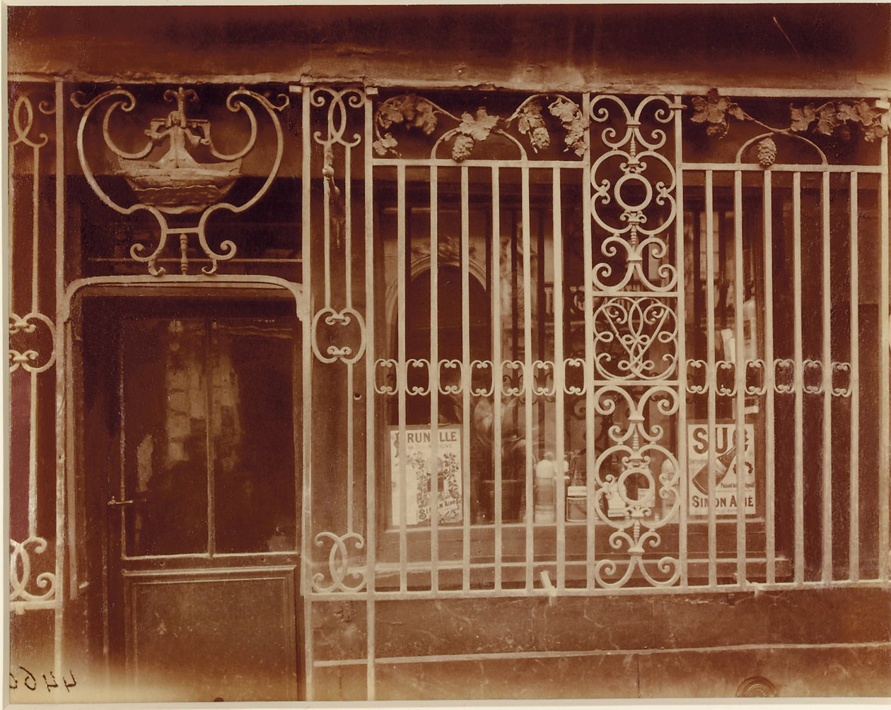 A La Grace de Dieu de Eugène Atget
