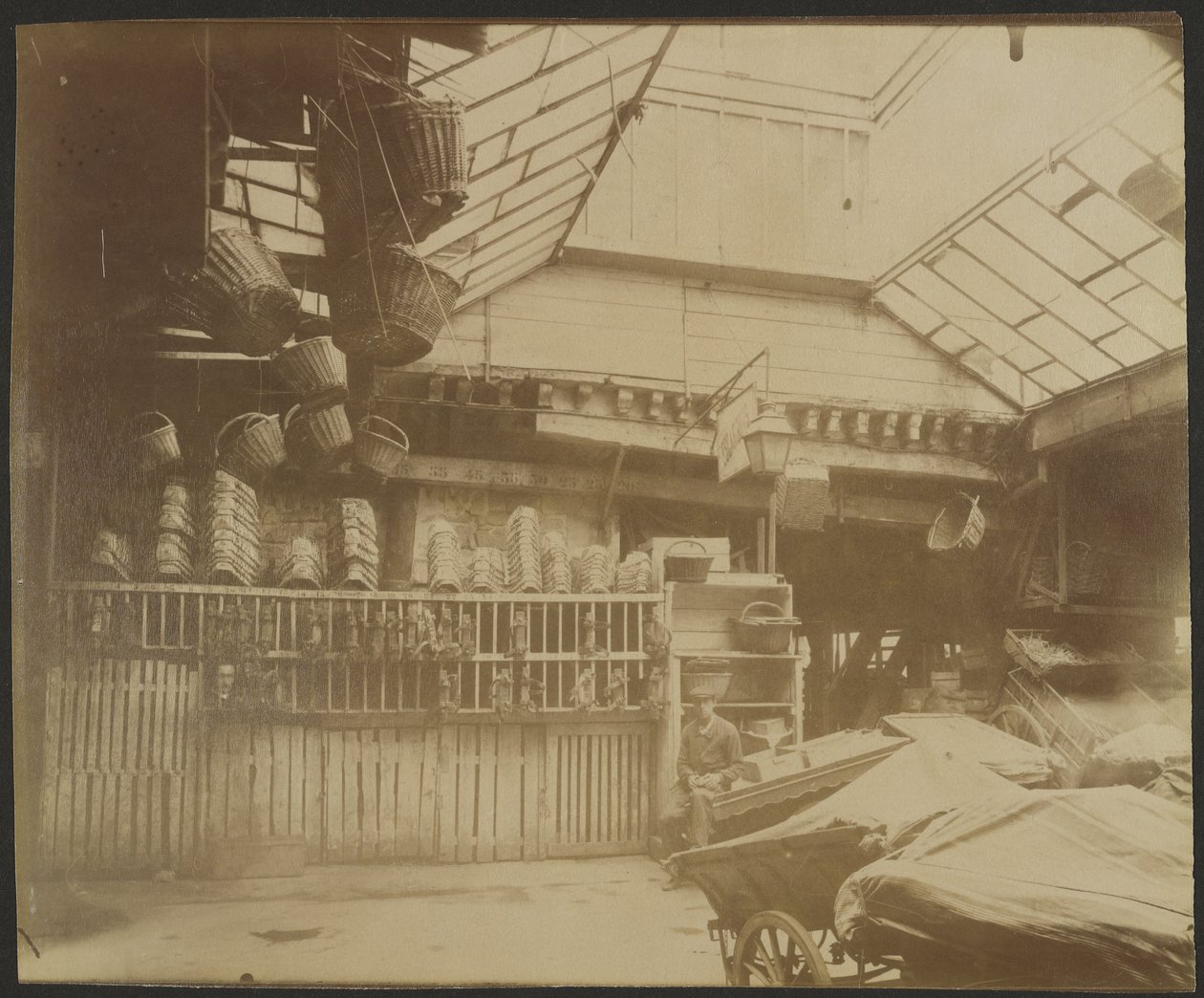 Hôtellerie du Heaume, 5 Rue Pirouette (1°) de Eugène Atget