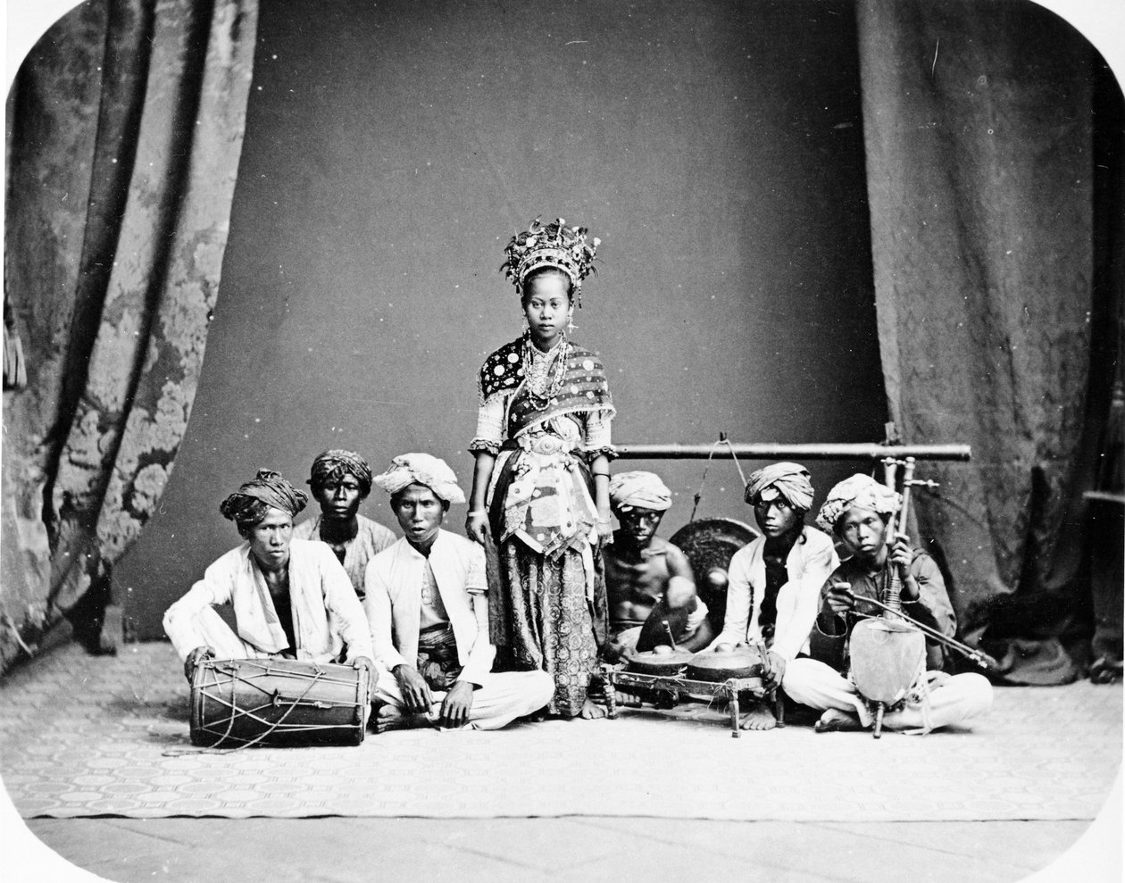 Bailarina batavia, c.1870s de European Photographer
