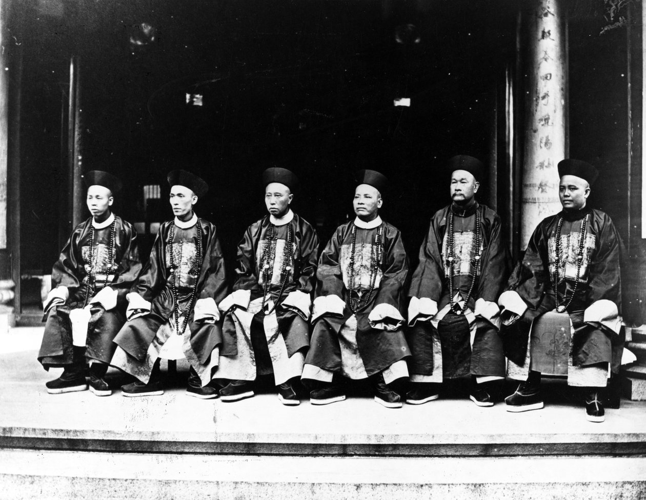 Mandarines chinos, c.1875 de European Photographer