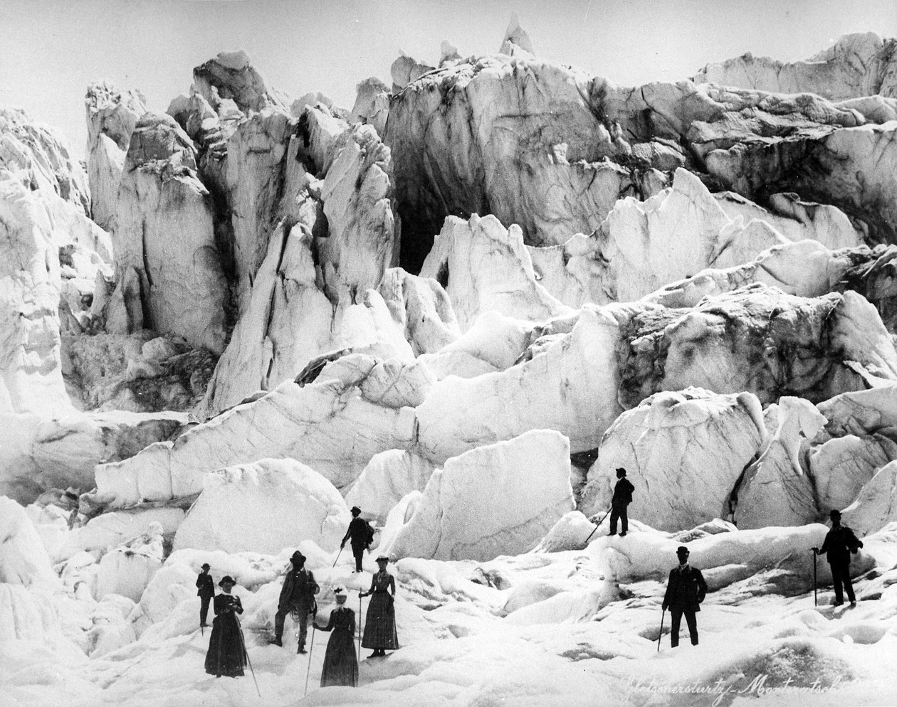 Escaladores en el glaciar Morteratsch, finales del siglo XIX de European Photographer