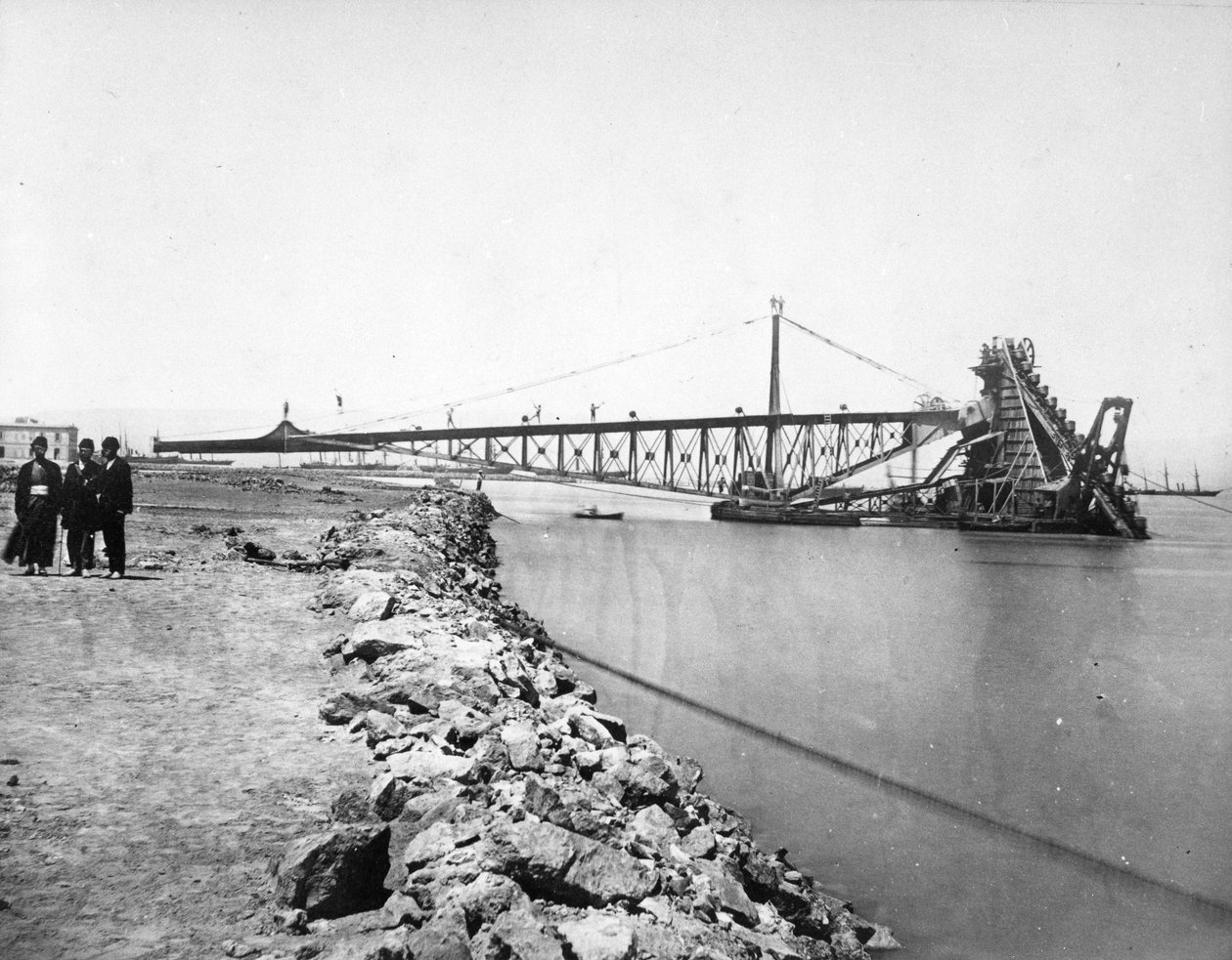Dragado del Canal de Suez, c.1870s de European Photographer