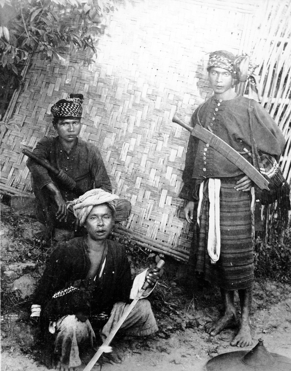 Guerreros Kachin, c.1898-91 de Felice Beato