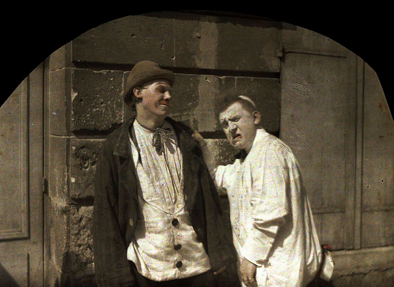 Footel el payaso y su hijo, Soissons, Aisne, Francia, 1917 (autocromo) de Fernand Cuville
