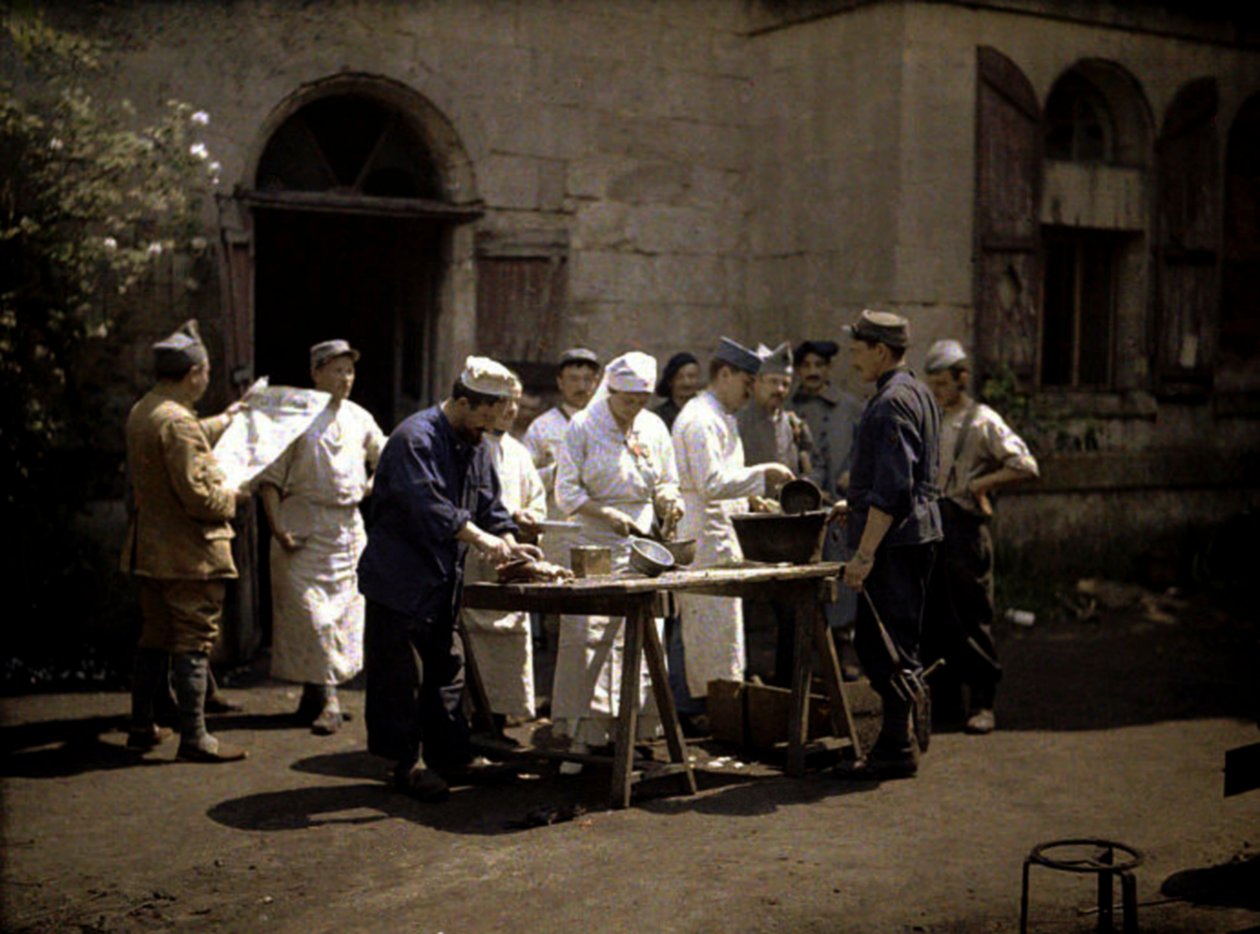 Soldados en el Chateau Vauxbuin, utilizado por el ejército francés como hospital, Soissons, Aisne, Francia, 1917 de Fernand Cuville