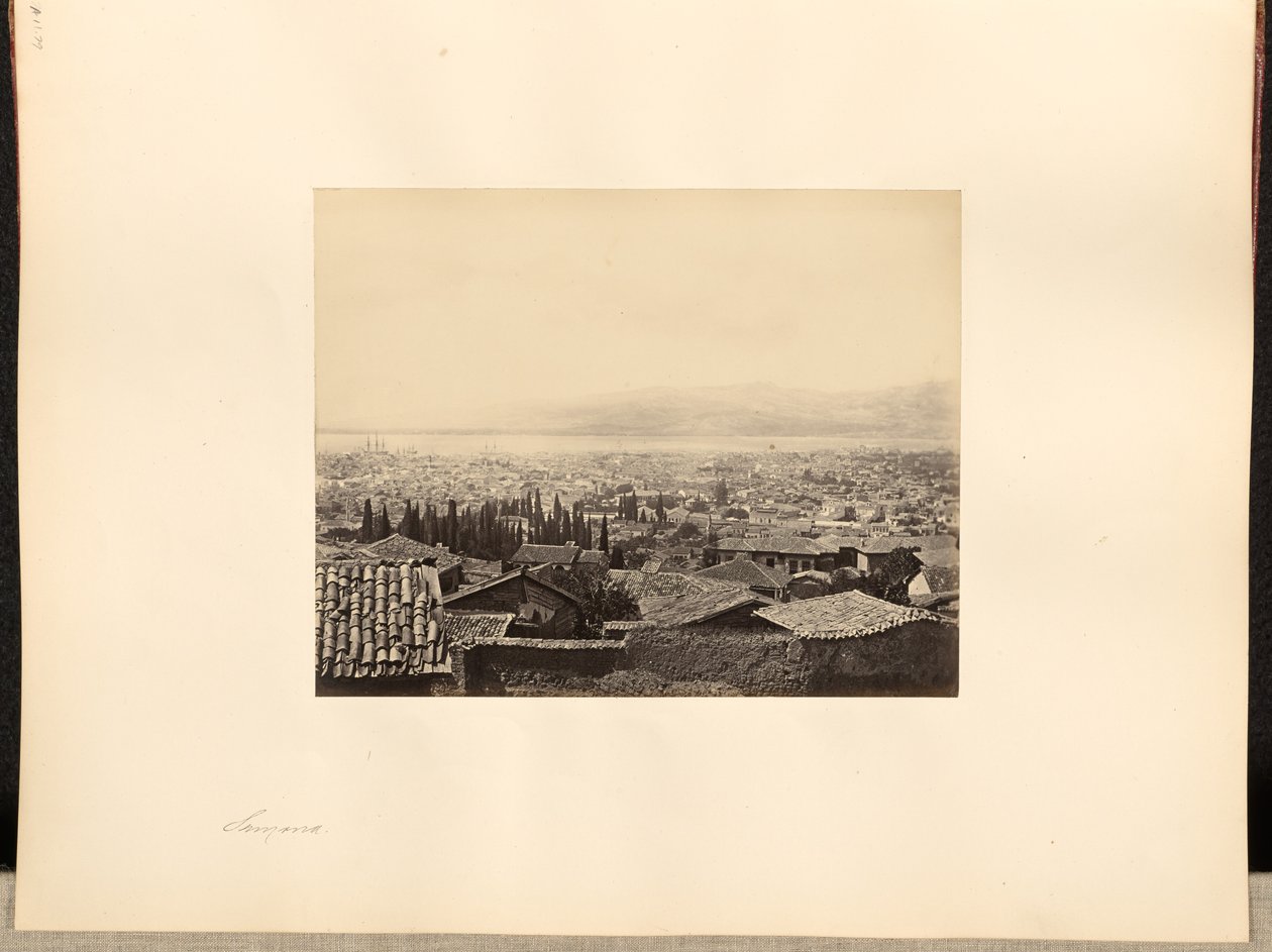 [Vista de la ciudad desde lejos] de Francis Frith