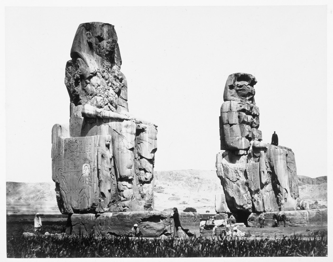 Los Colosos de Memnón, Tebas, Egipto, 1860 de Francis Frith