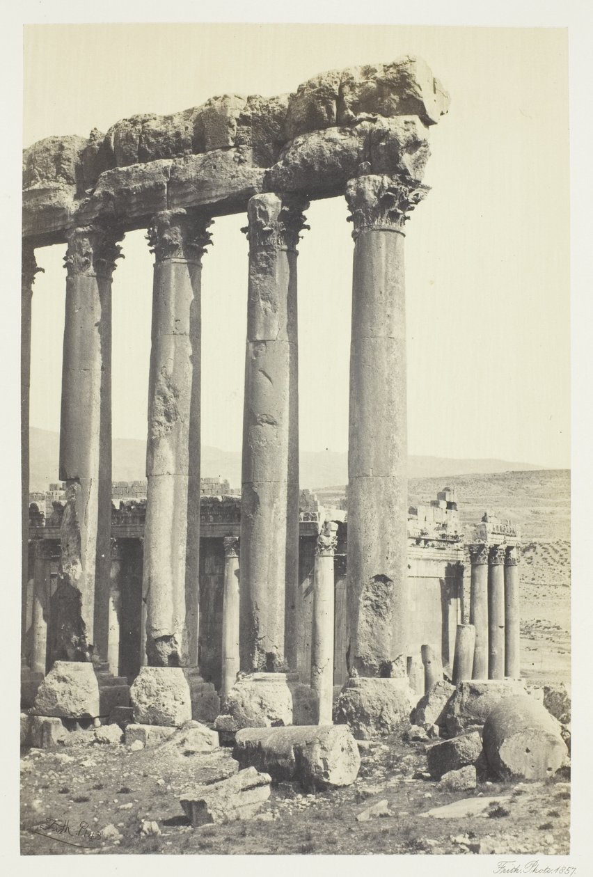 Los Grandes Pilares y el Templo Menor, Baalbec de Francis Frith