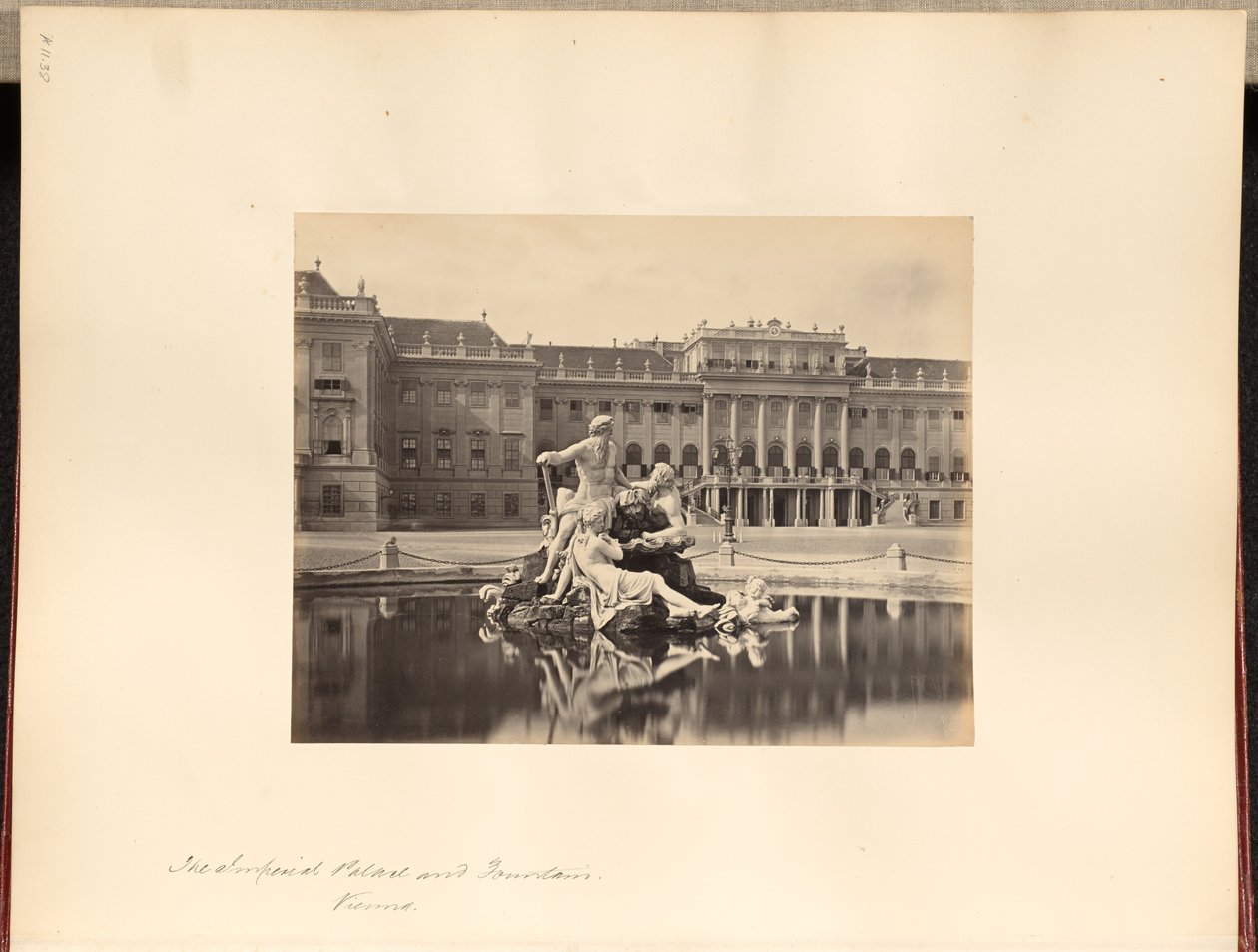 Palacio Imperial y Fuente de Viena de Francis Frith