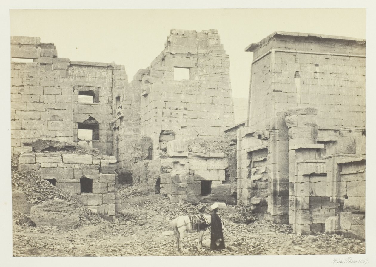 El Palacio del Templo, Medinet Haboo de Francis Frith