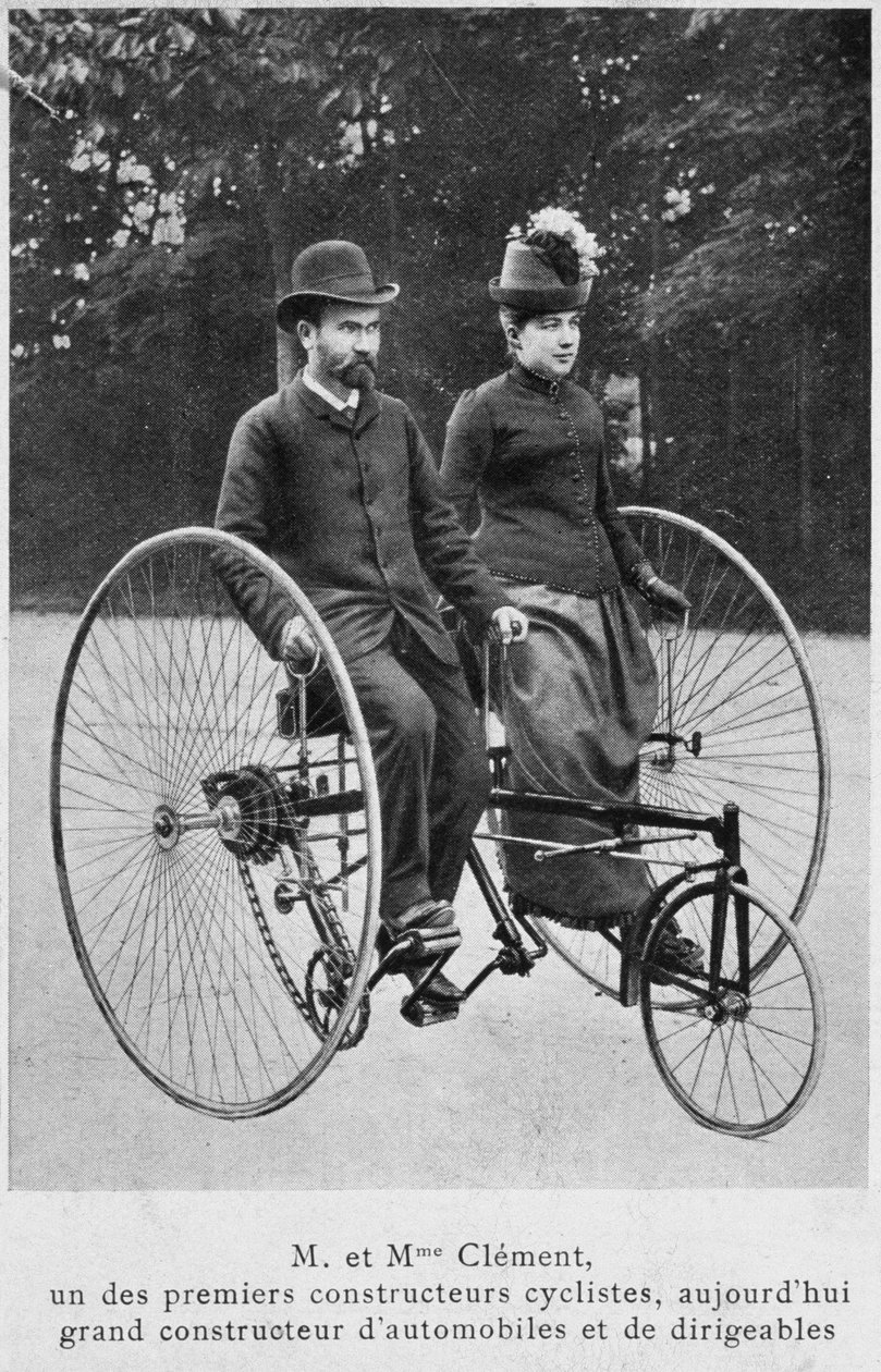 Adolphe Clement y su esposa en un triciclo de French Photographer