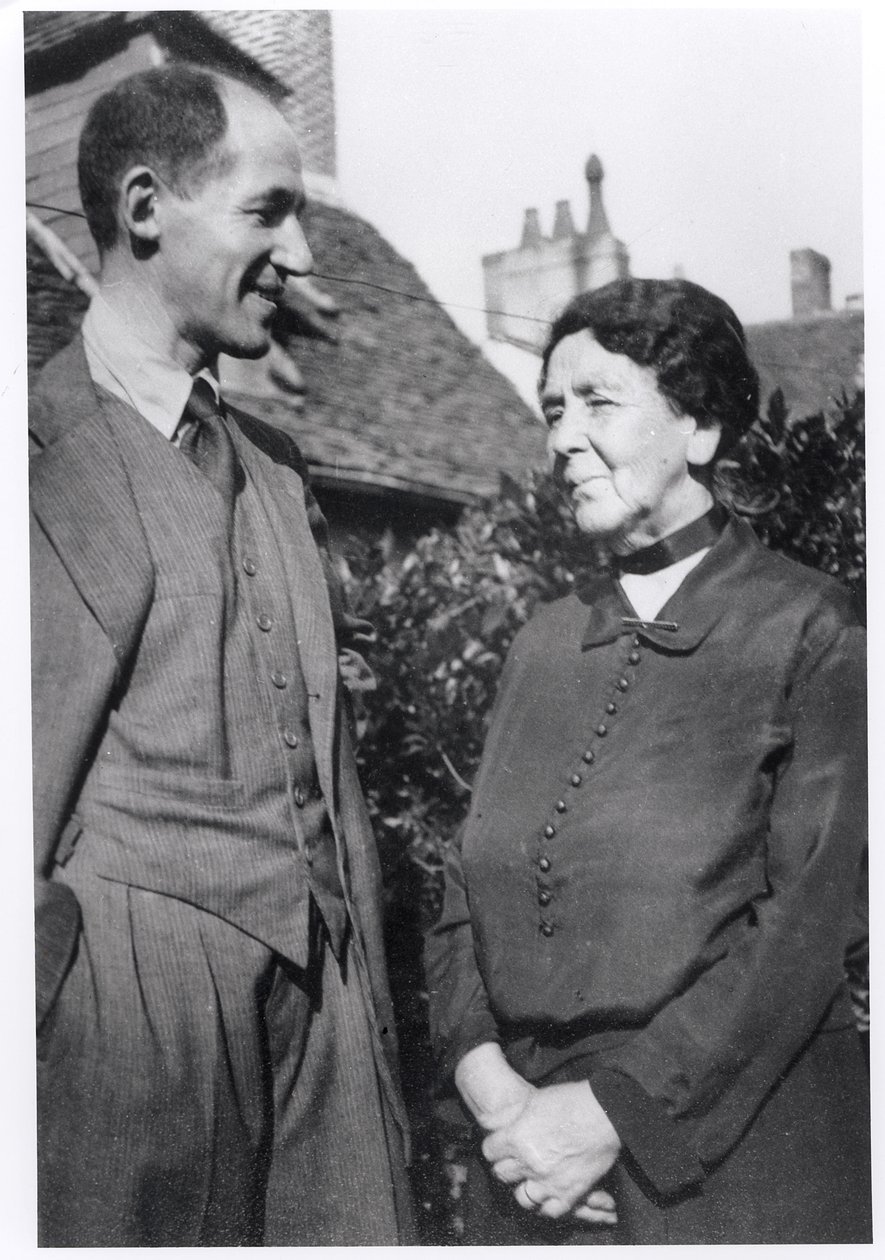 Marcel Jouhandeau (1888-1979) con su madre, c.1931 de French Photographer