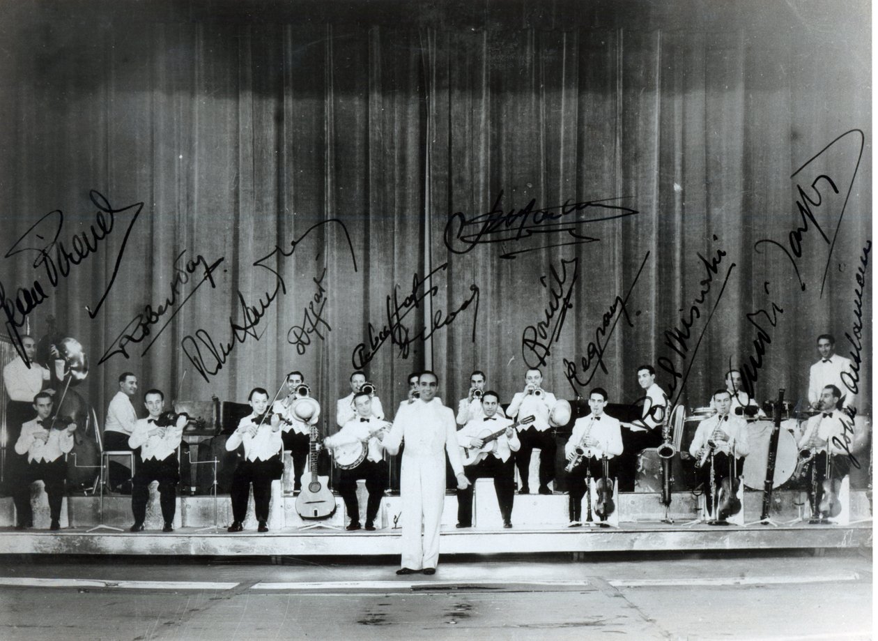 Ray Ventura y su banda de jazz en los años treinta (circa 1936-39) de French Photographer