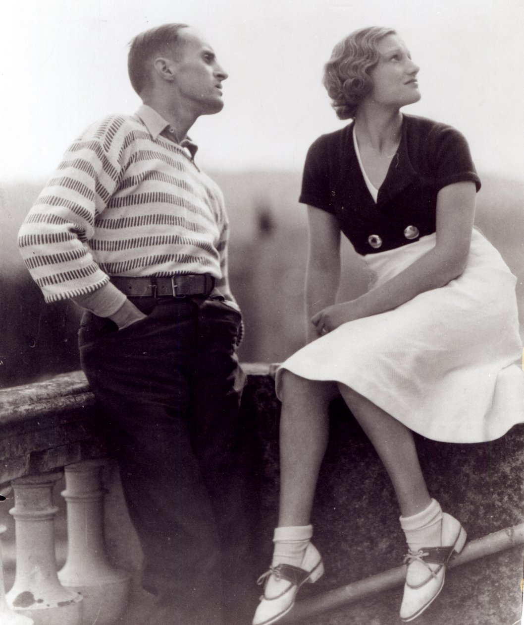 Rene Clair con una actriz desconocida de French Photographer