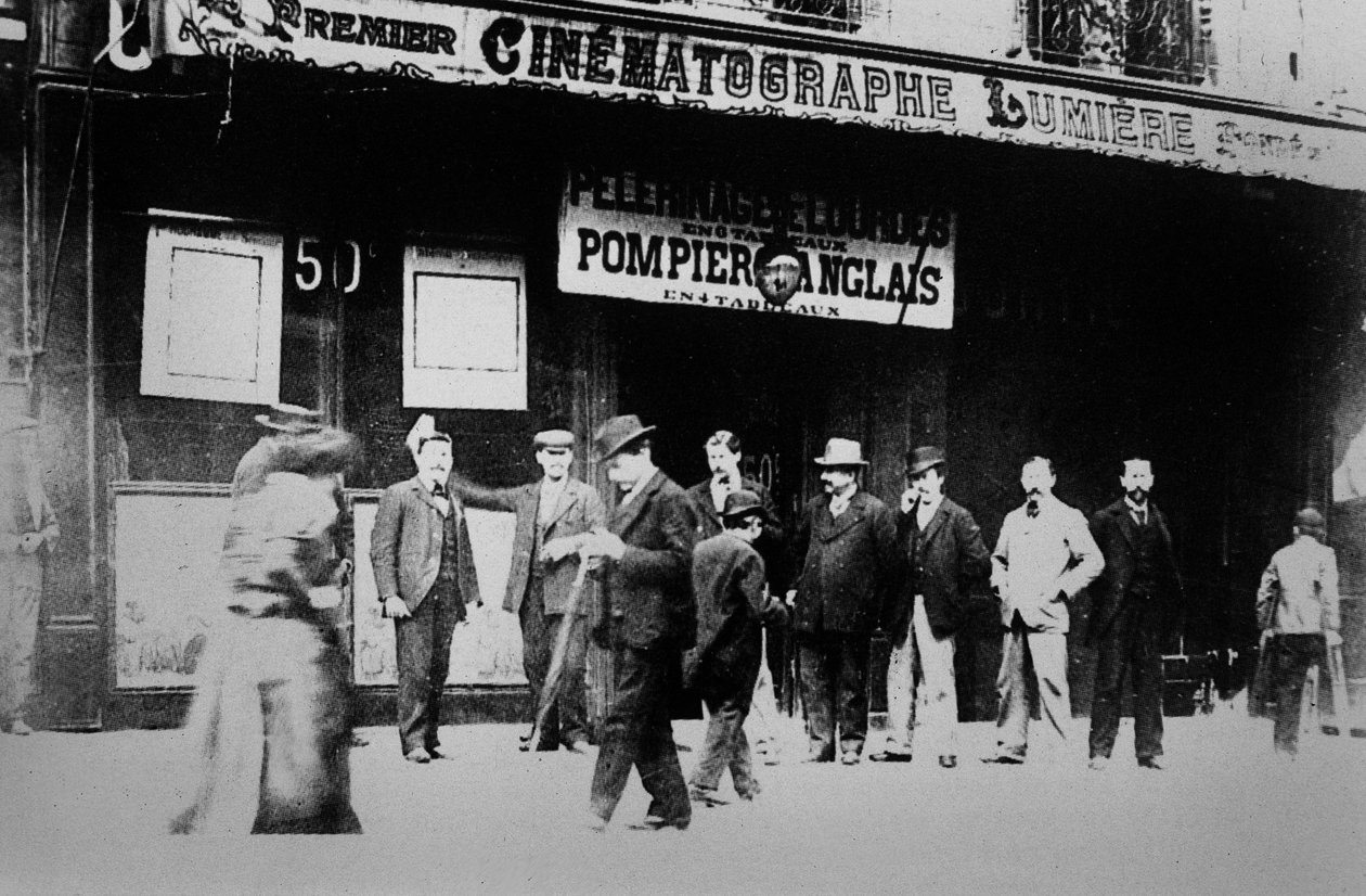 Cinematógrafo Lumiere", primer cine de París de French Photographer