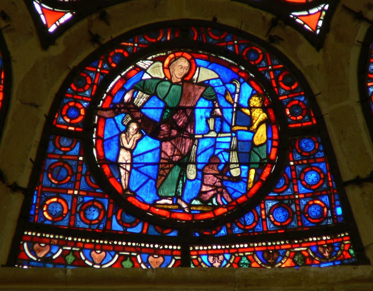 Ventana Ww que representa a San Miguel de French School