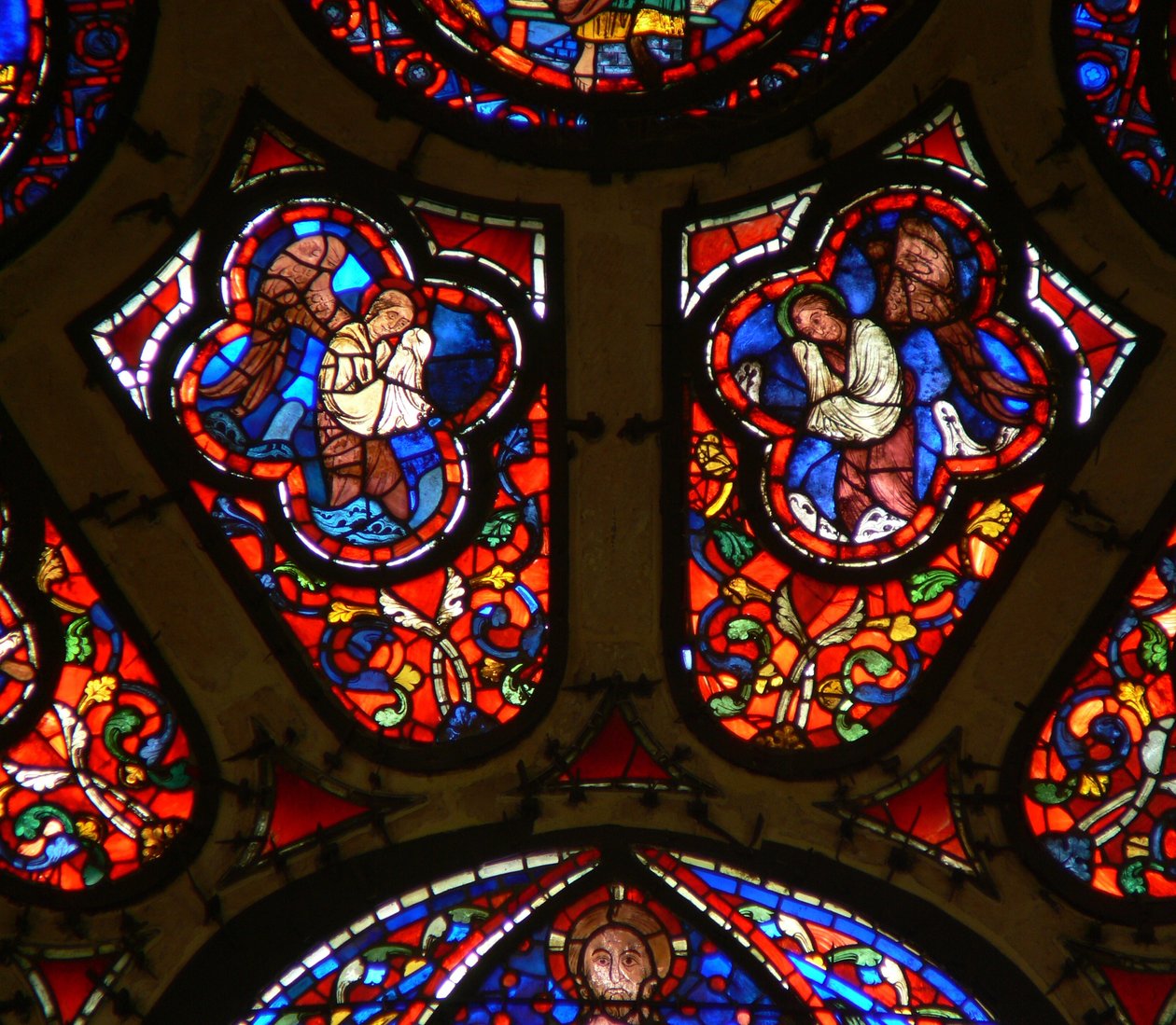 Ventana Ww que representa ángeles de French School
