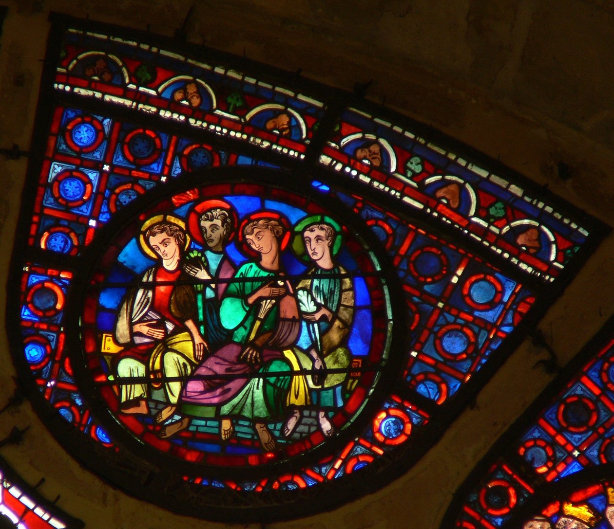 Ventana Ww que representa a cuatro apóstoles de French School