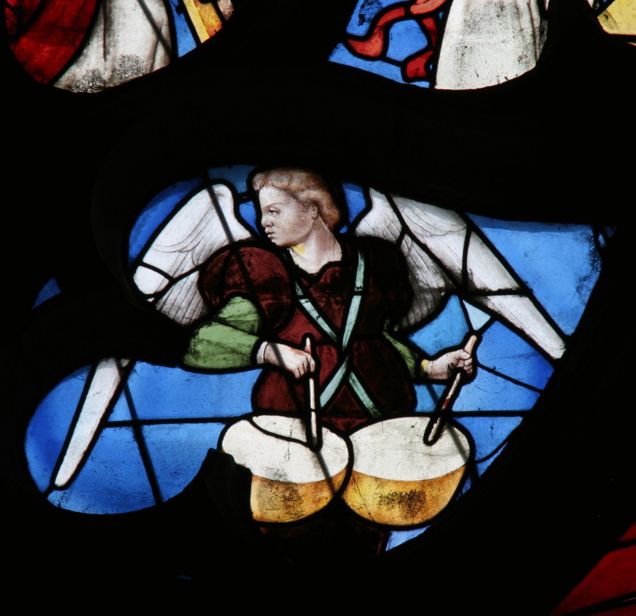 Ventana que representa a un Ángel Musical de French School