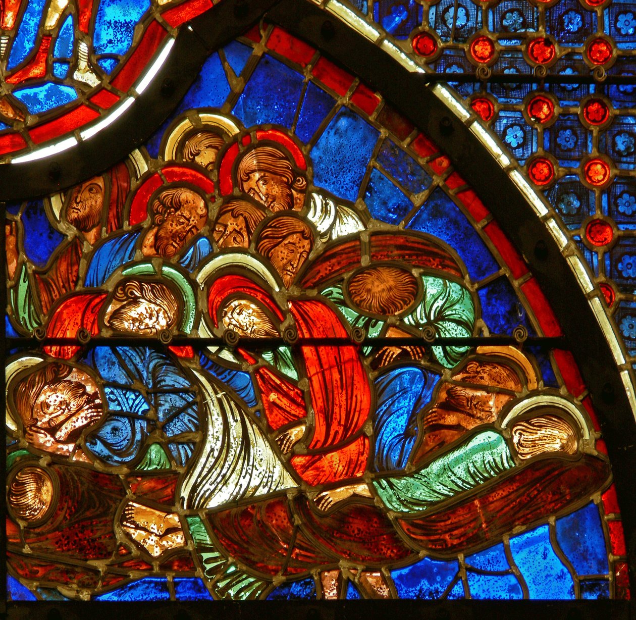Ventana que representa a los discípulos dormidos en Getsemaní de French School