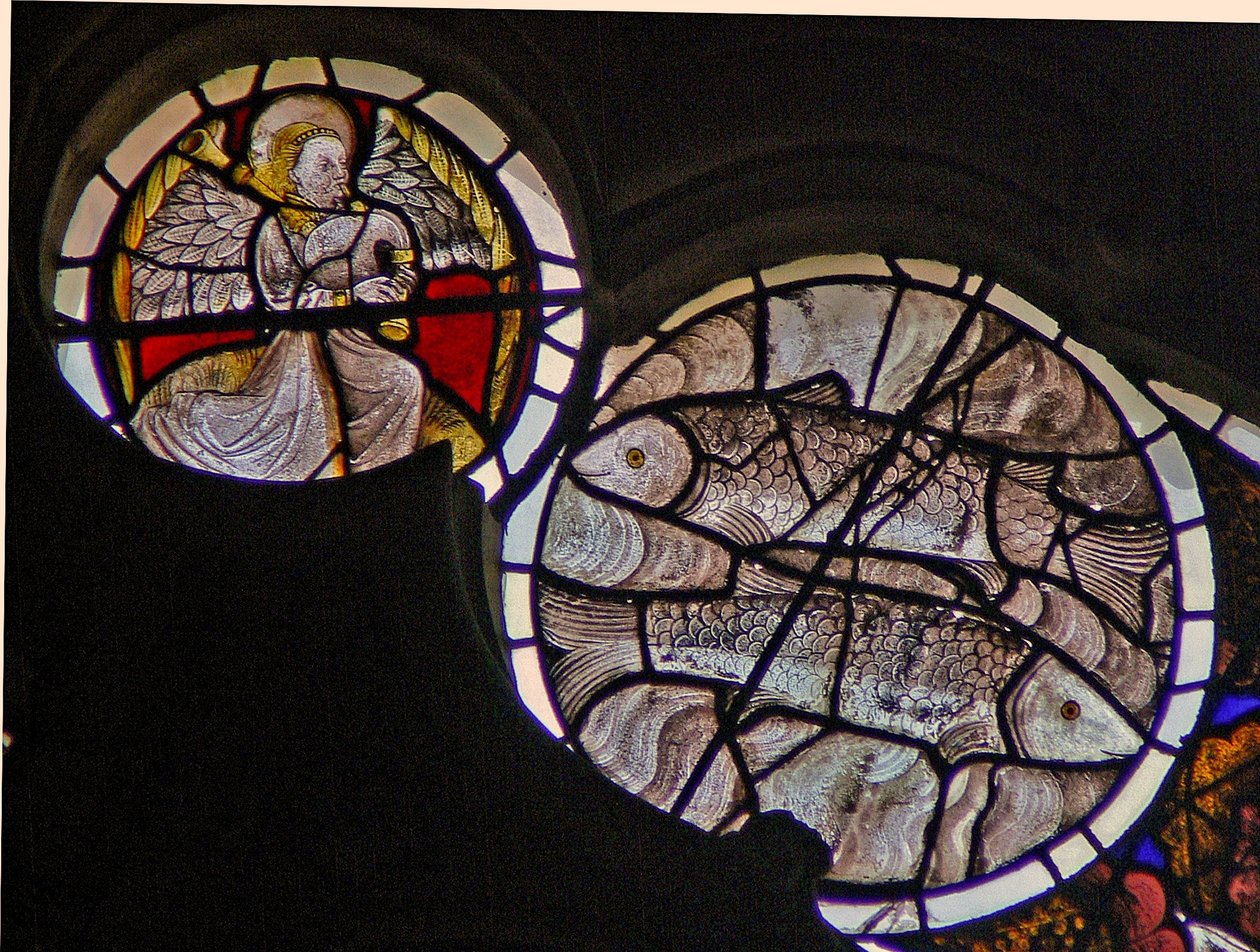 Ventana w114 con el signo zodiacal de Piscis de French School