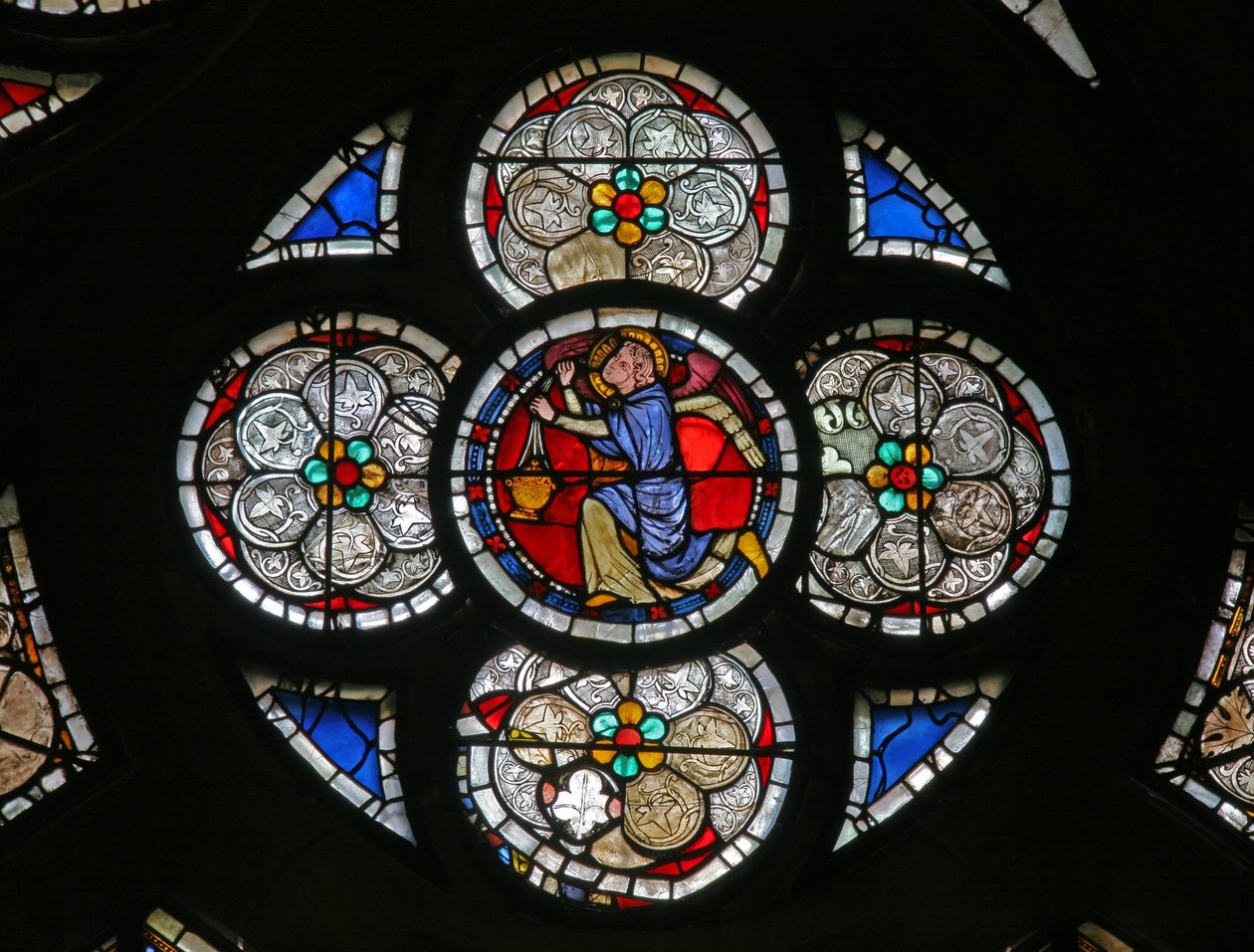 Ventana w13 que representa un ángel de French School