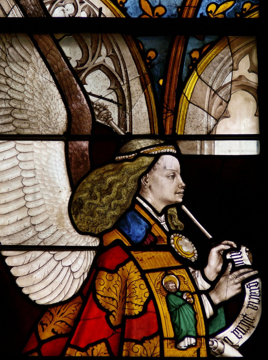 Ventana w25 que representa al Arcángel Gabriel de French School
