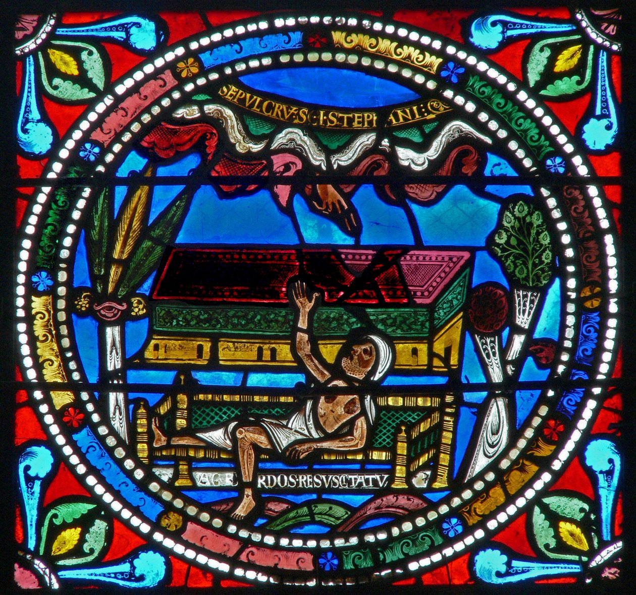 Ventana wXVII que representa a un sacerdote - resucitando de French School