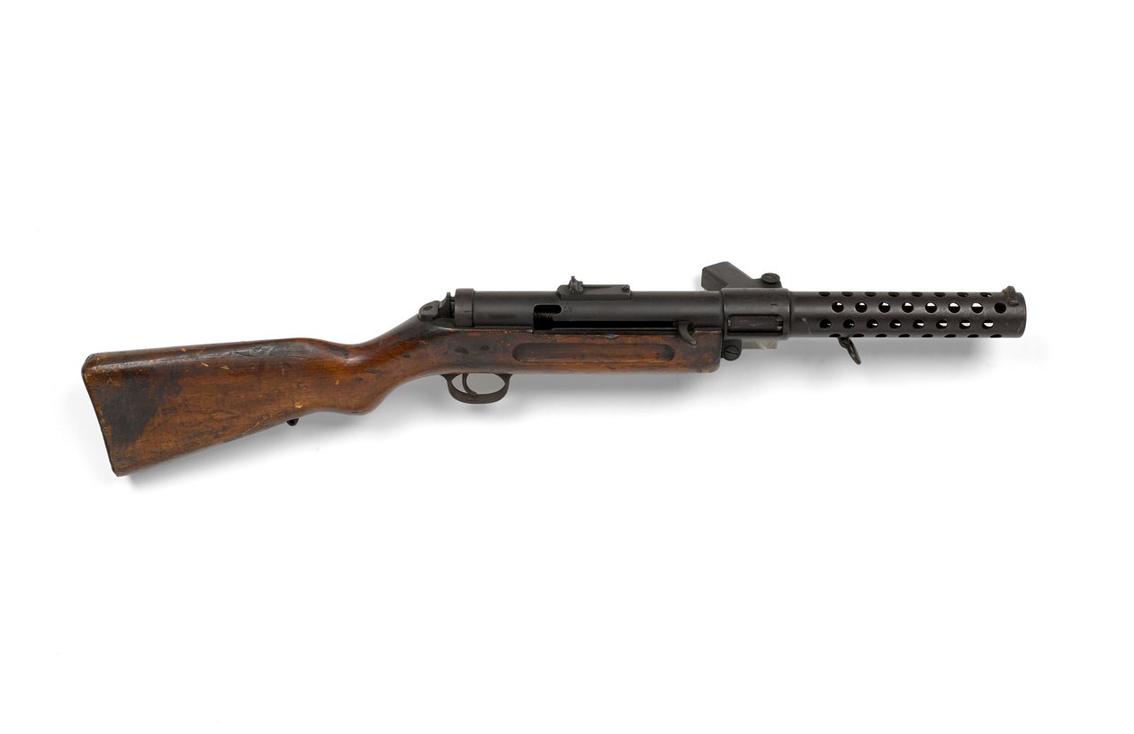 Subfusil Bergmann 9 mm MP18-1 de German School