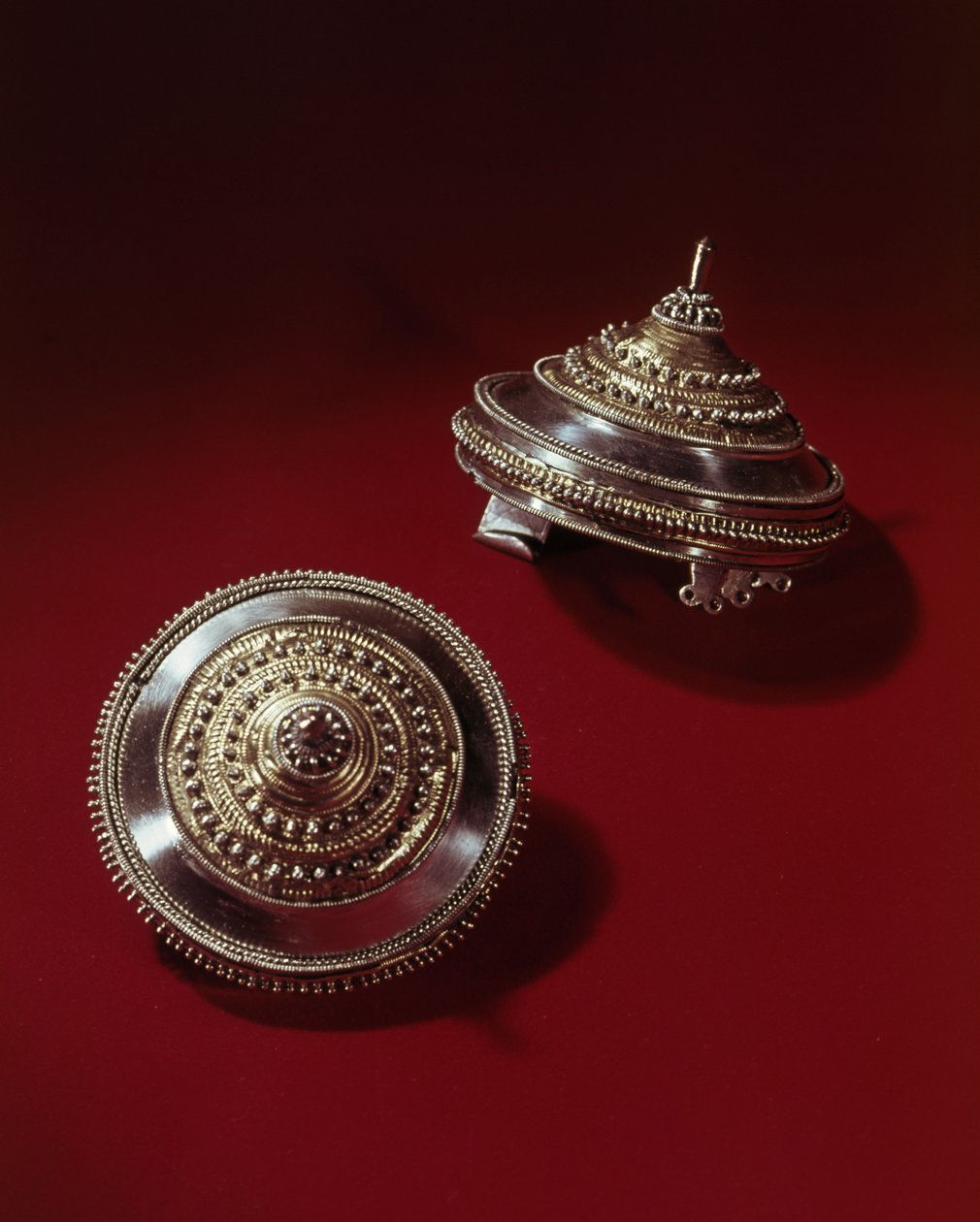 Par de fíbulas Tutulus (plata) de German School