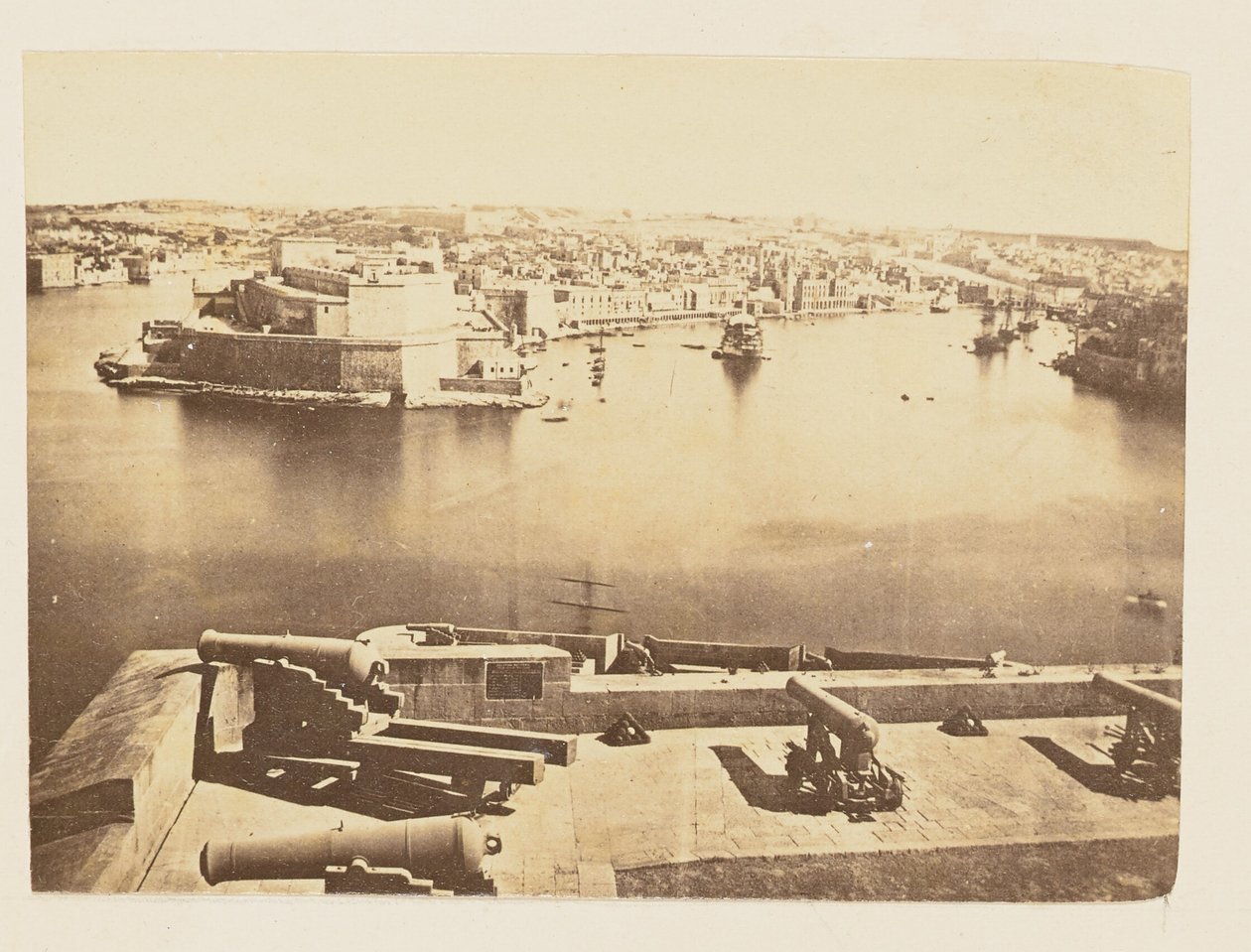 [Fuerte St. Angelo en Malta]. de Giorgio Sommer