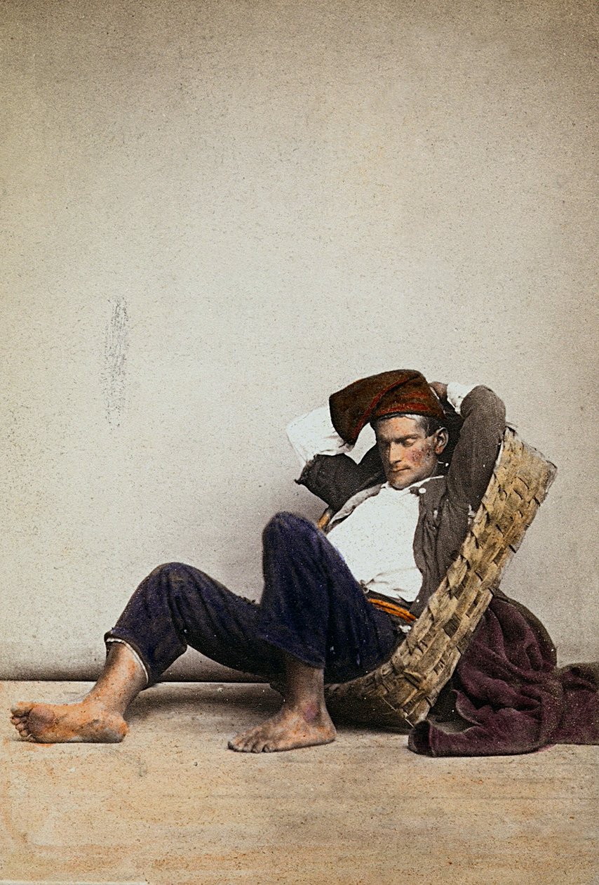 "Lazzarone" (mendigo sin hogar napolitano). Nápoles de Giorgio Sommer