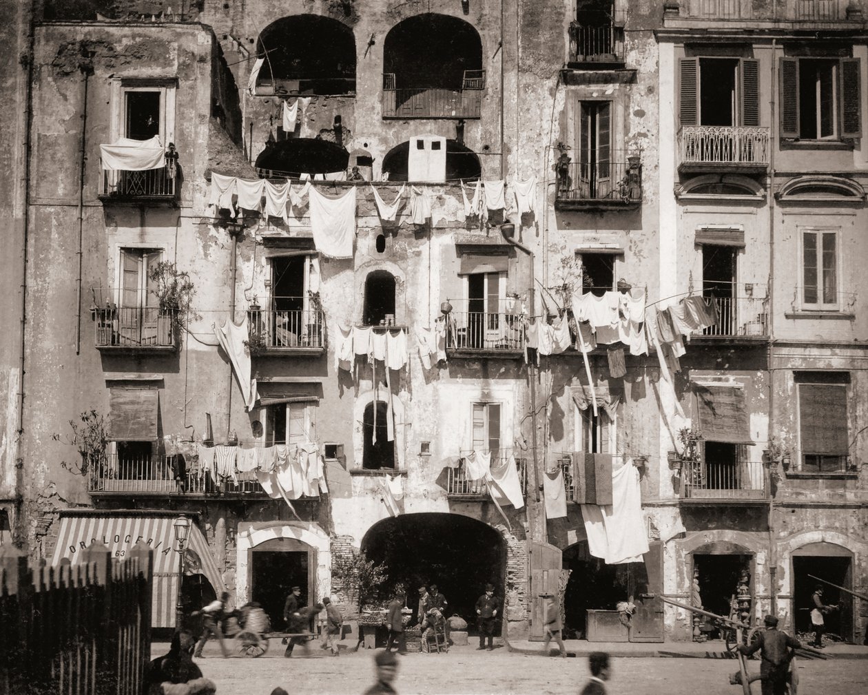 Escena callejera, Nápoles, Italia de Giorgio Sommer