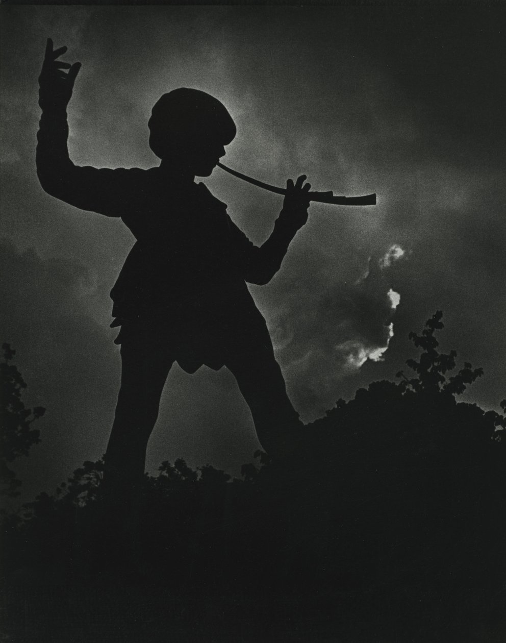 a estatua de Peter Pan en los Jardines de Kensington de Godfrey Macdominic