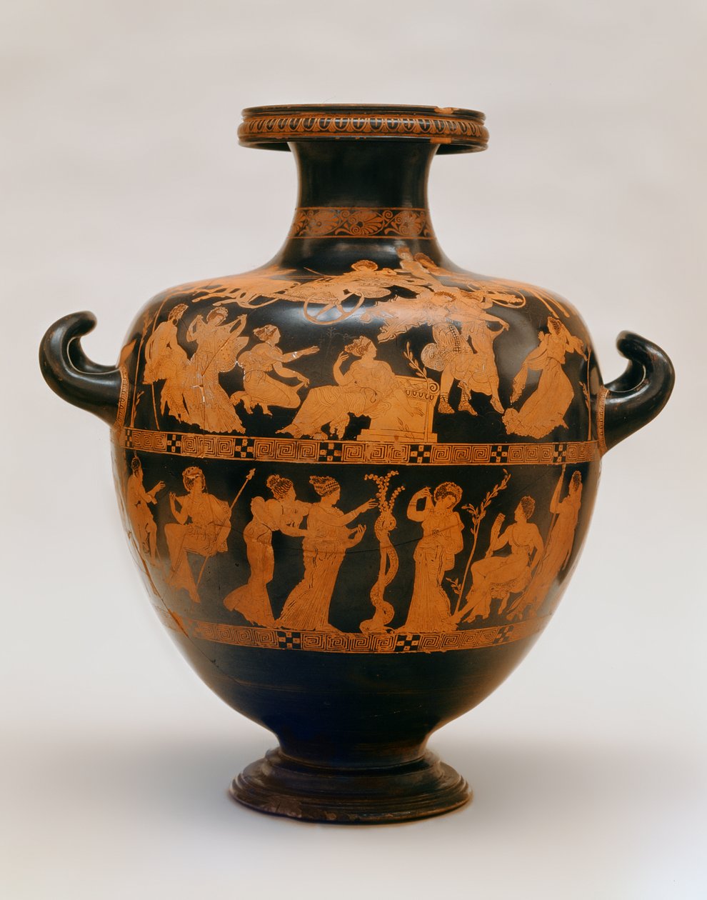 Hidria de figuras rojas por el Pintor de Medias, Atenas, c.420-400 a.C. de Greek