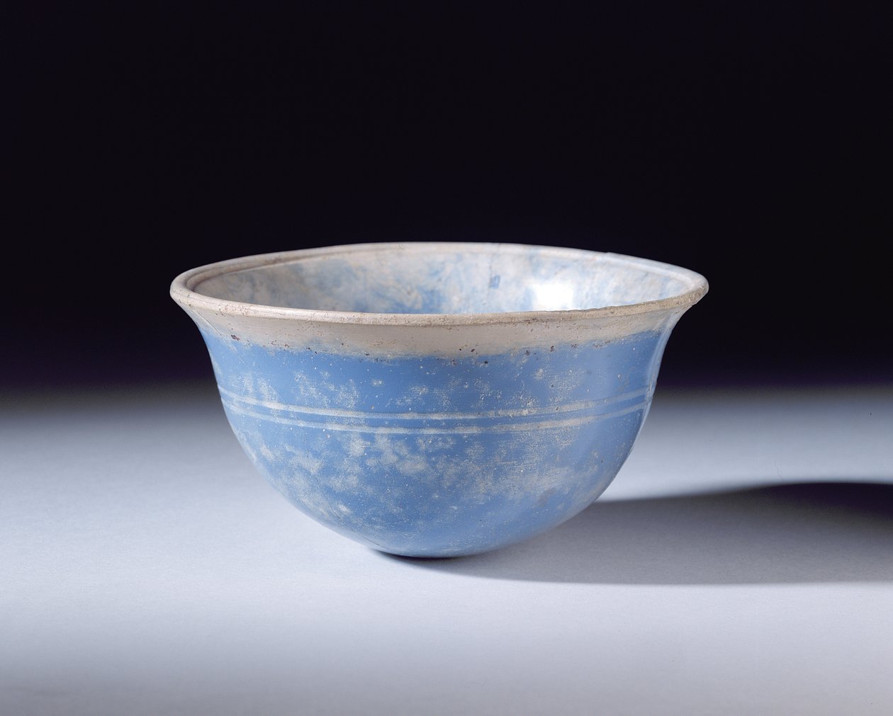 Cuenco helenístico azul, siglo II a.C. (vidrio) de Greek