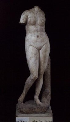 Afrodita de pie desnuda, Alejandrina, c.336-30 a.C. (mármol) de Greek