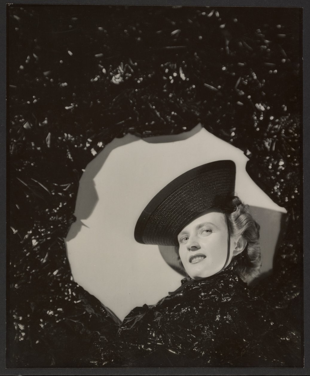 [Mujer con sombrero] de Günther Krampf