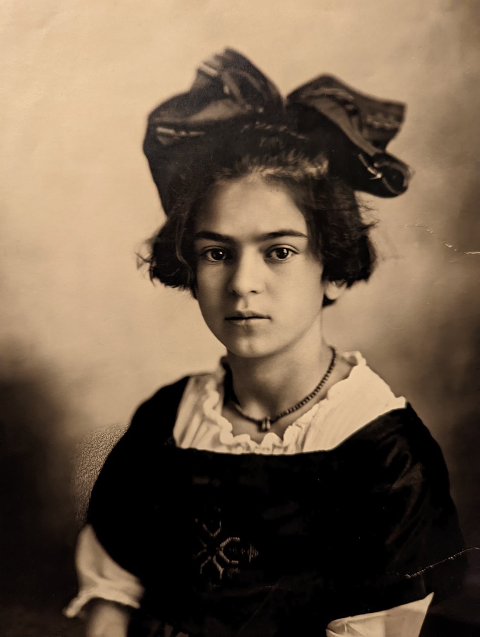 Frida Kahlo, 15 de junio de Guillermo Kahlo