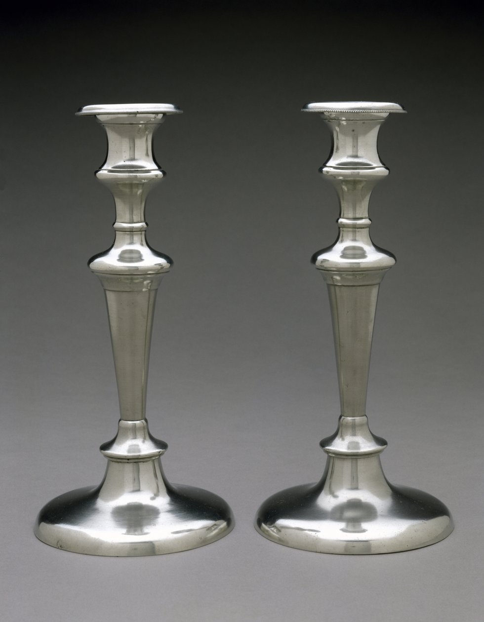 Par de candelabros de Henry Hopper