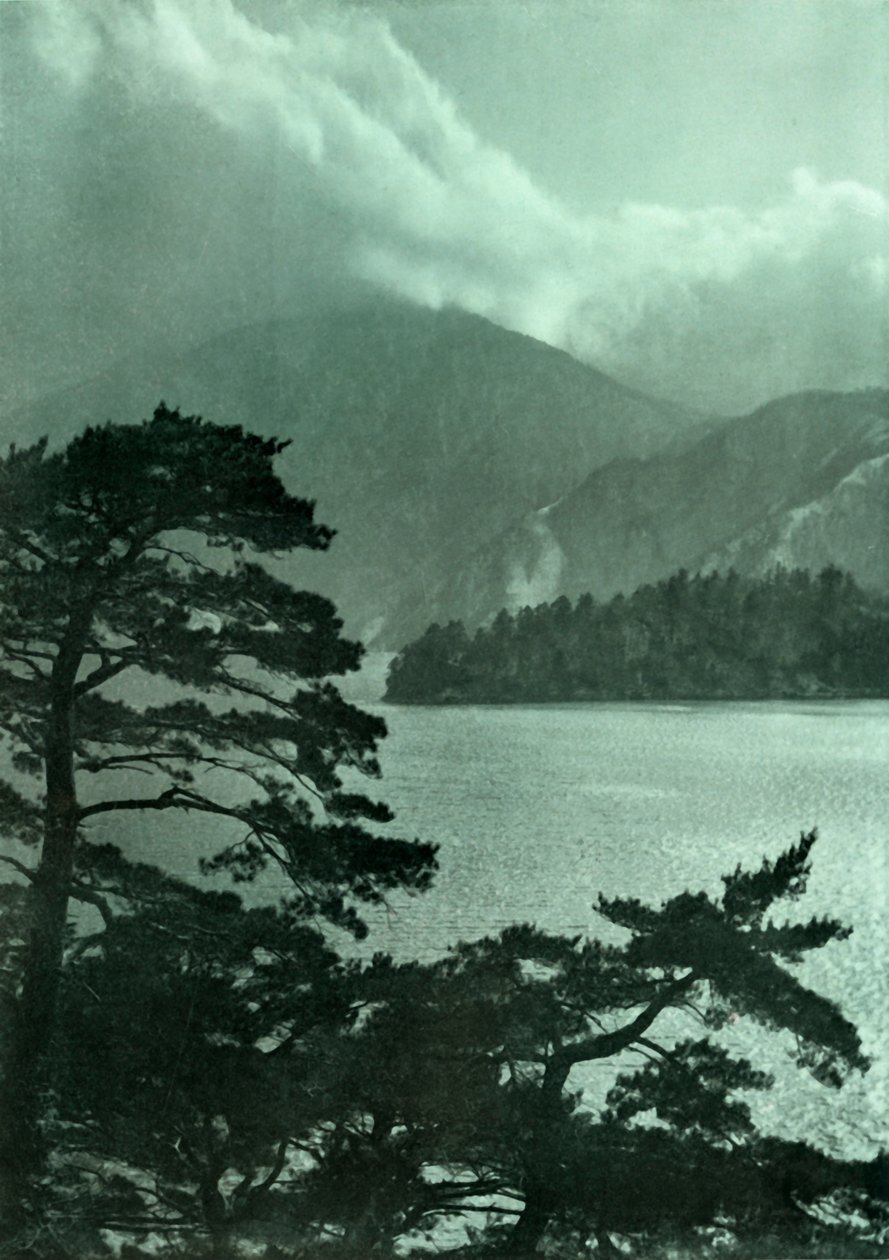 Tormenta Aproximándose en el Lago Motosu, 1910 de Herbert Ponting