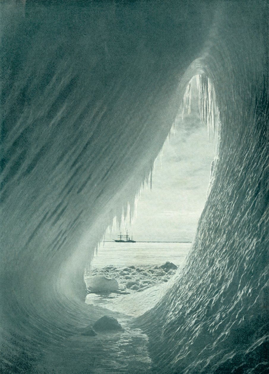 El Arco Berg desde dentro, c. 1910-1913, 1913 de Herbert Ponting