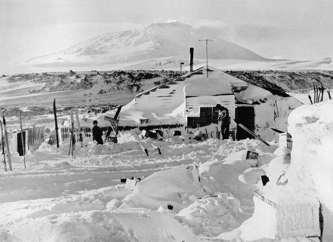 La cabaña después del invierno, c1911, 1913 de Herbert Ponting