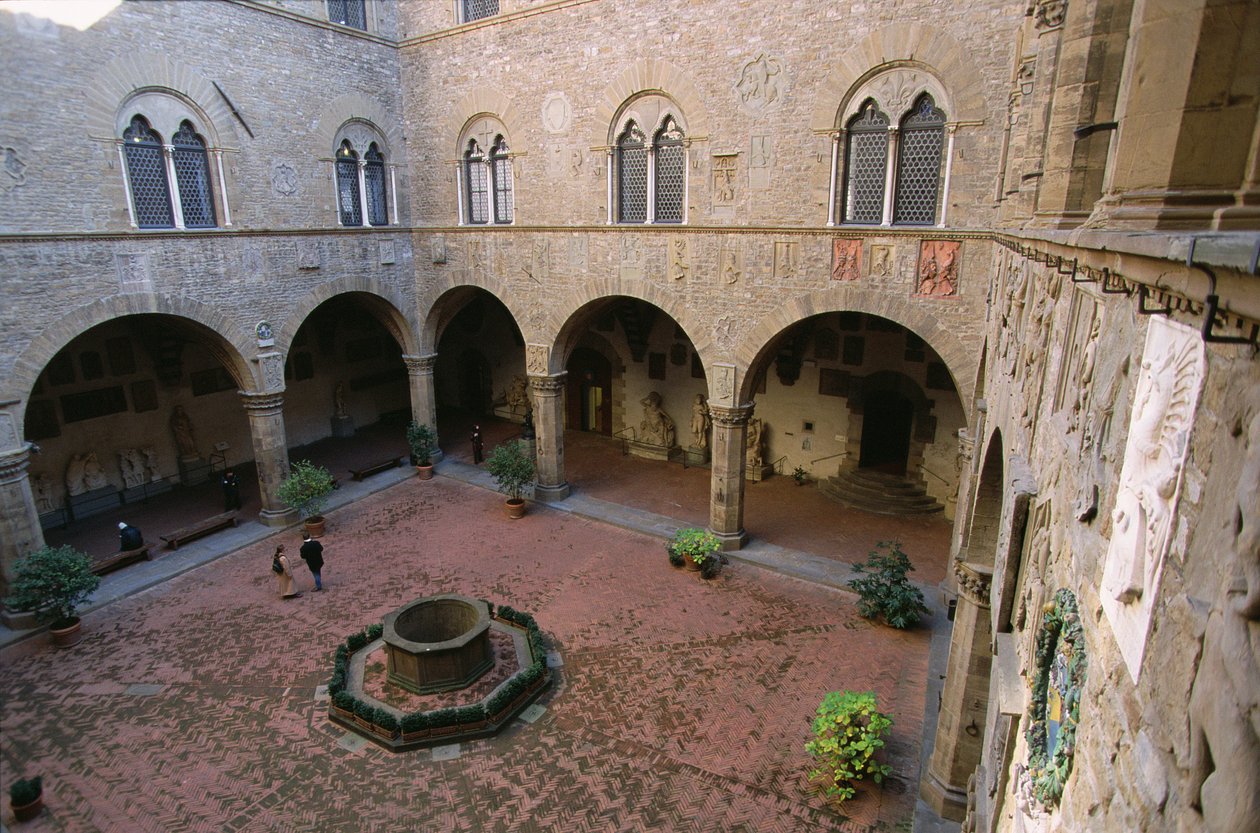 Patio de Italian School