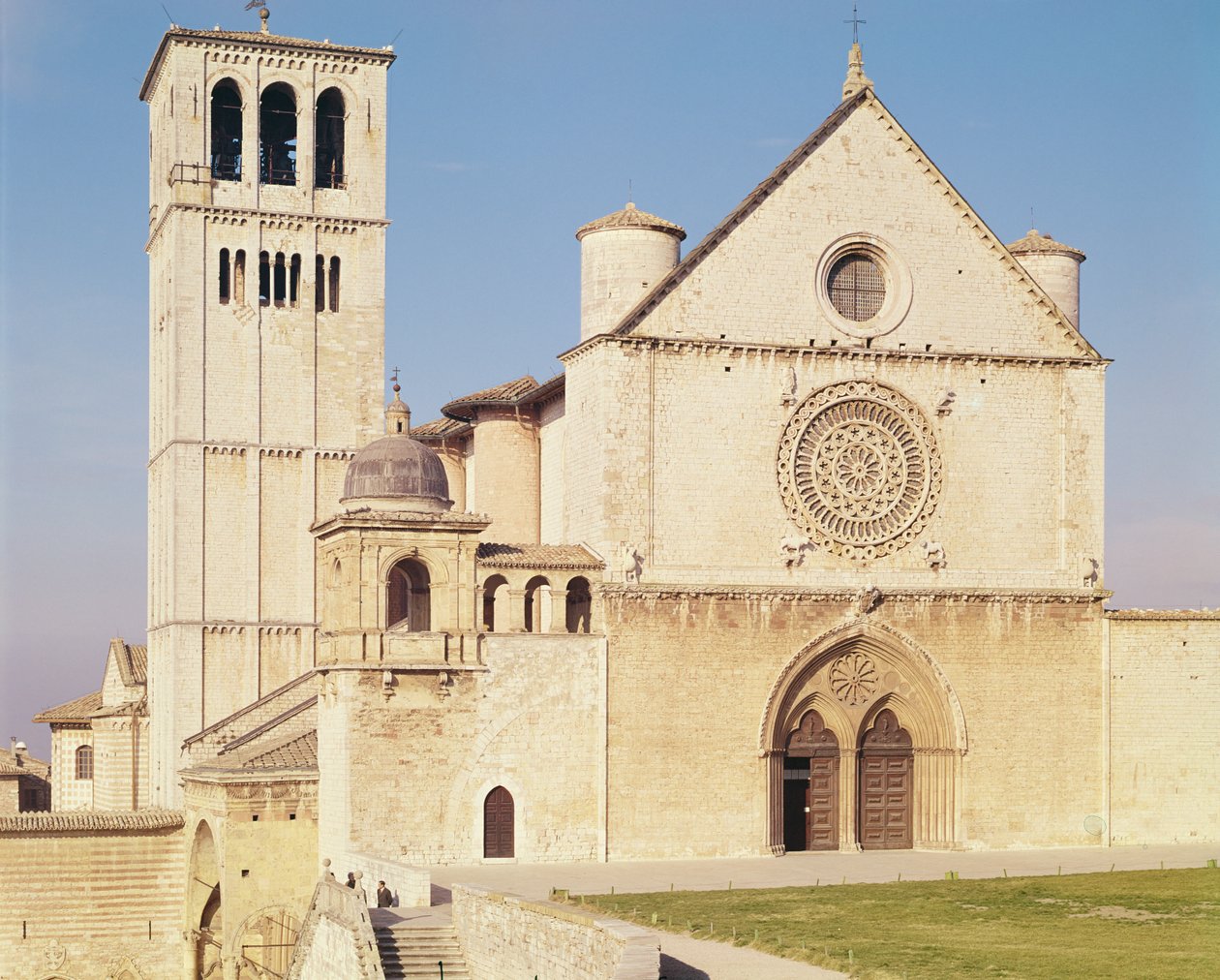 Exterior de la Iglesia Superior de Italian School