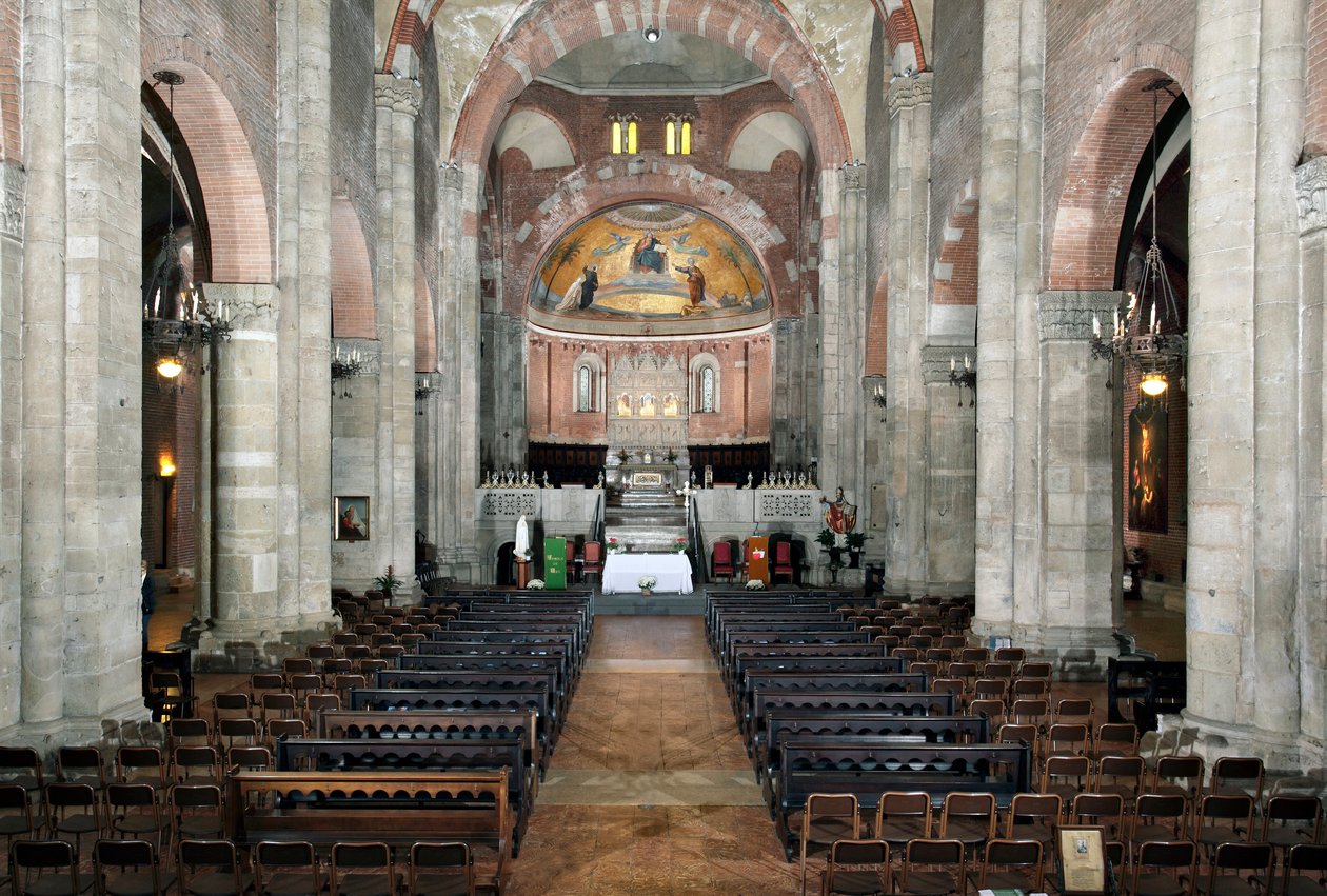 Vista desde la nave (siglo XII) de Italian School