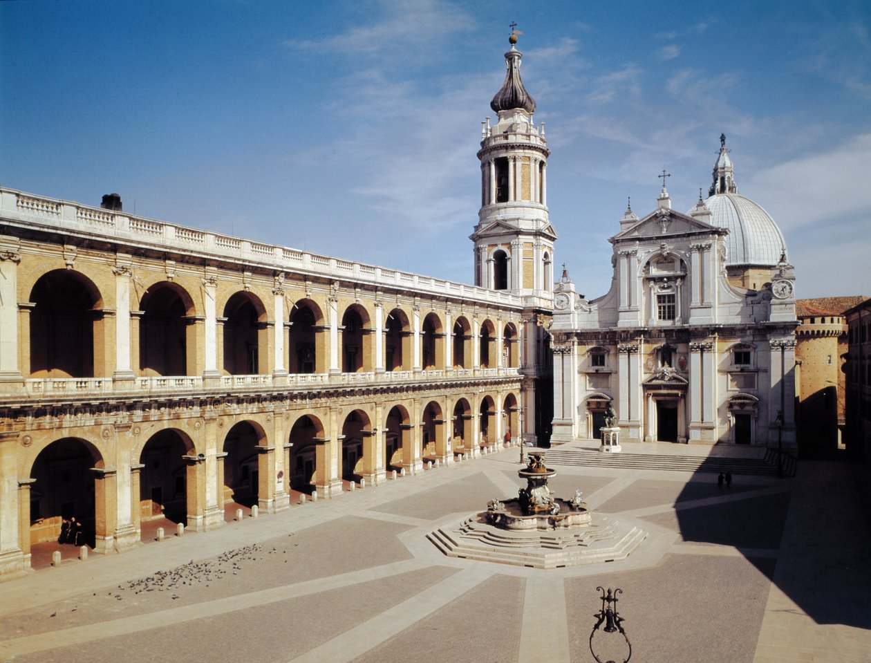 Vista de la fachada, construida entre 1570-87 de Italian School