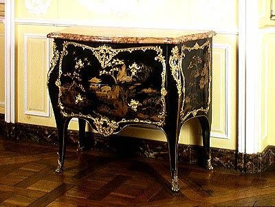 Cómoda de Estilo Luis XV, 1723-74 de Jacques Dubois